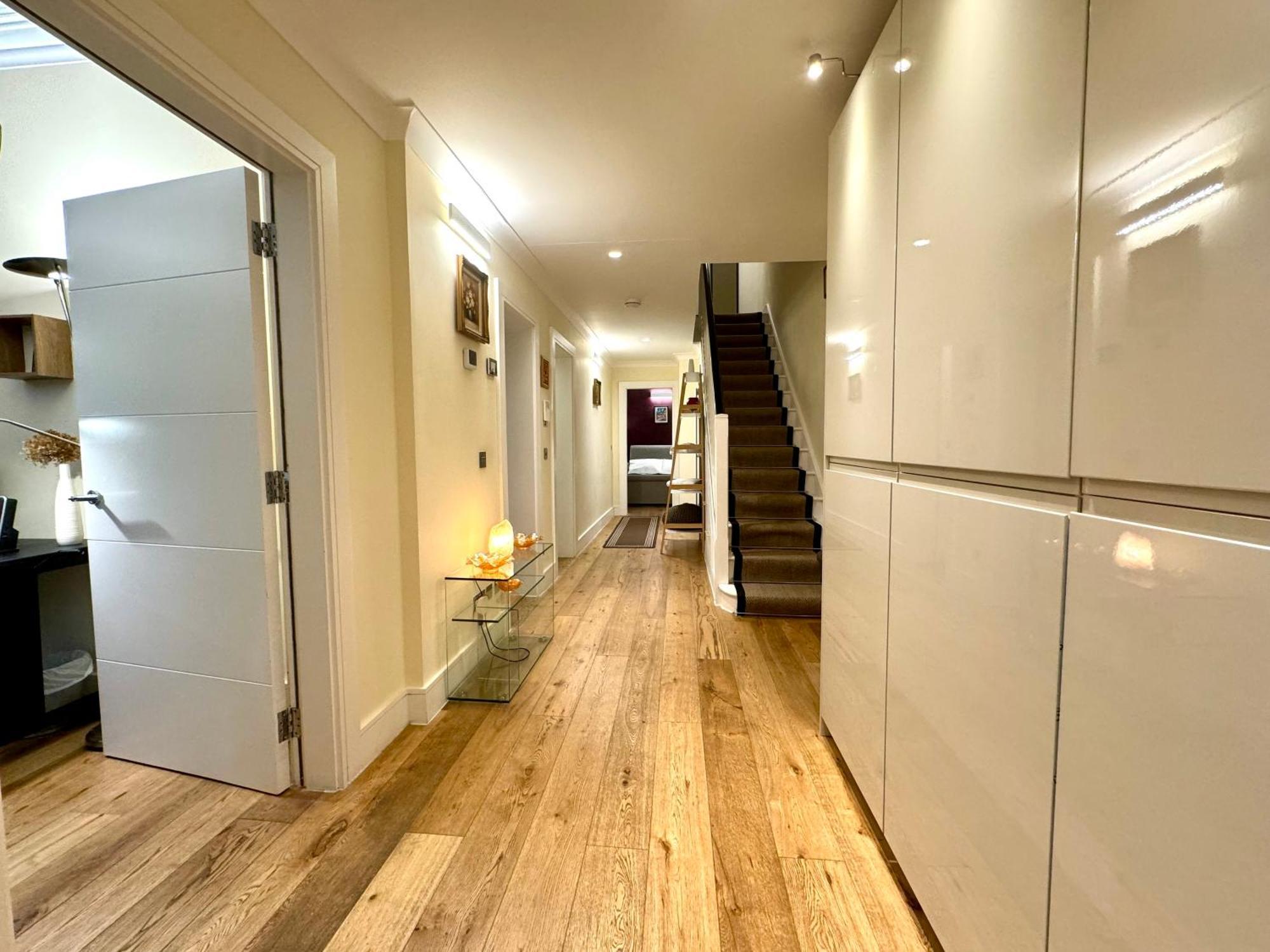 2 Bedroom Apartment In Central London South Kensington By Wild Londra Dış mekan fotoğraf