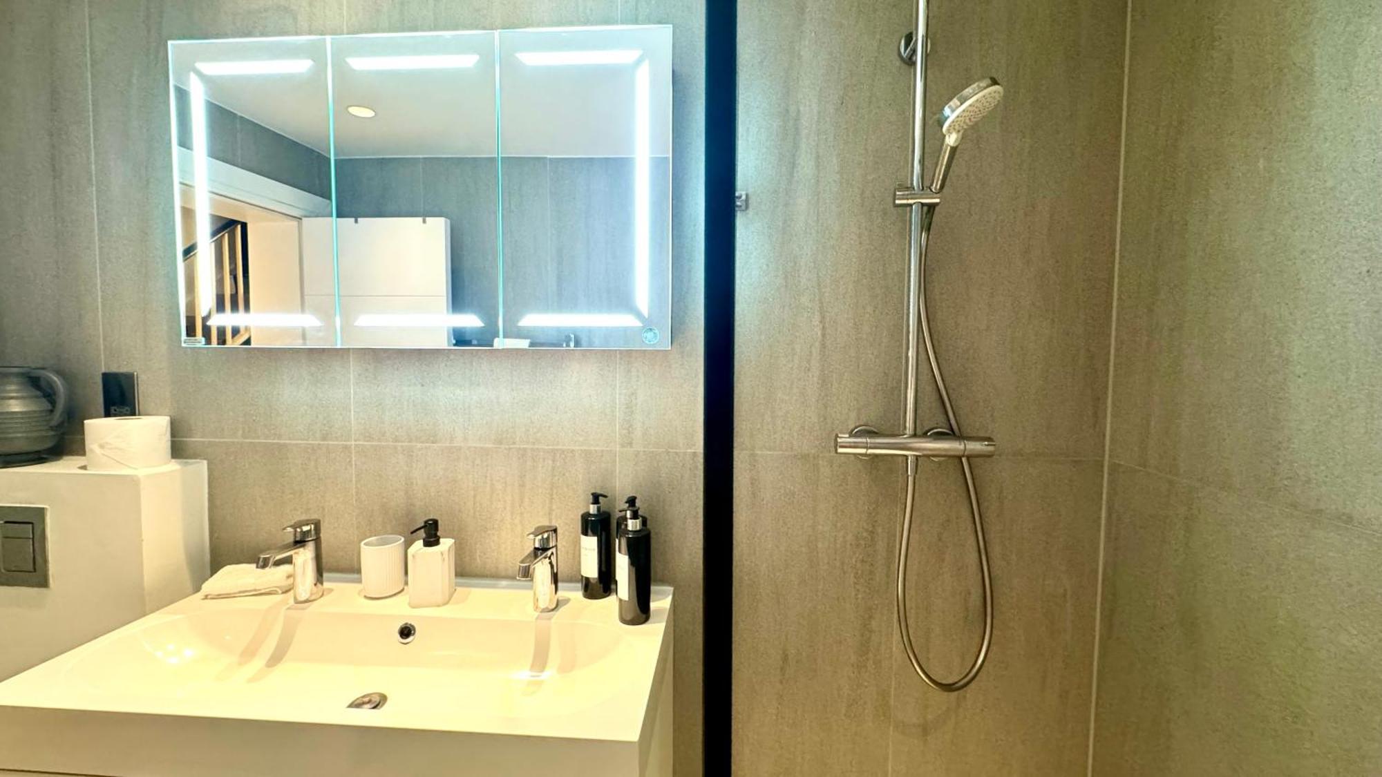 2 Bedroom Apartment In Central London South Kensington By Wild Londra Dış mekan fotoğraf