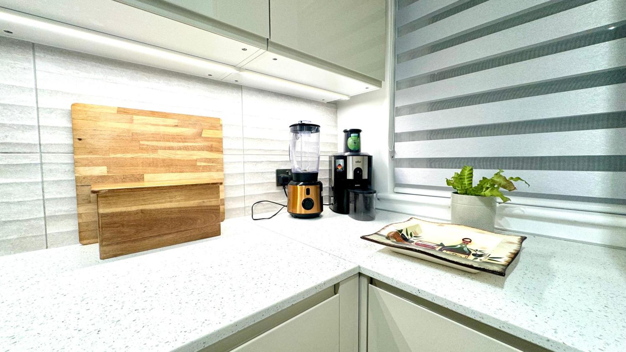 2 Bedroom Apartment In Central London South Kensington By Wild Londra Dış mekan fotoğraf