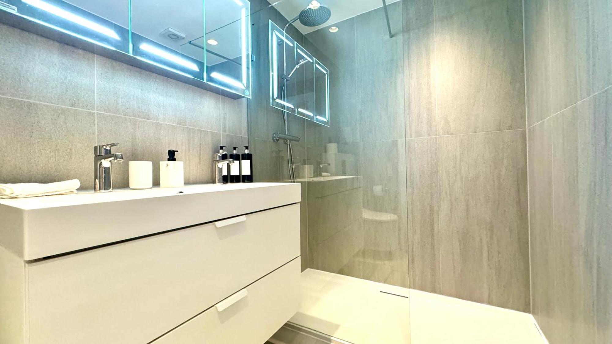 2 Bedroom Apartment In Central London South Kensington By Wild Londra Dış mekan fotoğraf